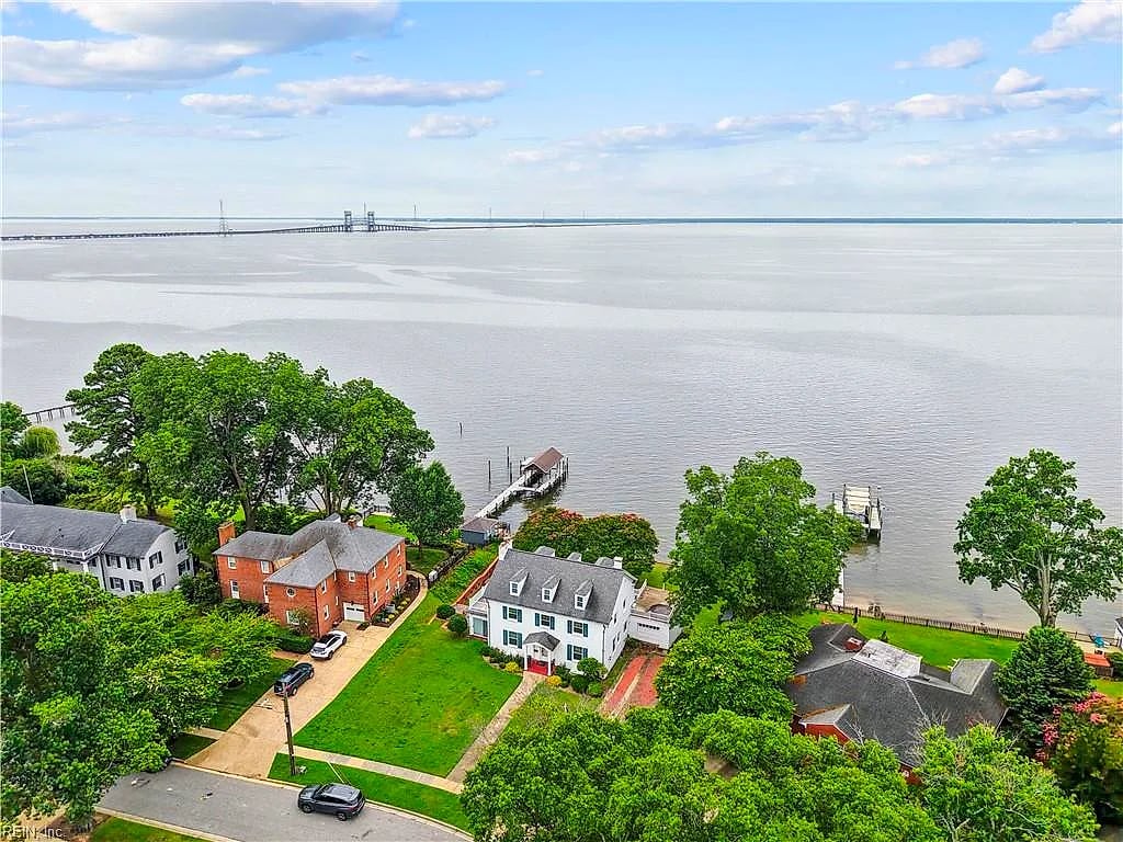 211 Hilton TER, NEWPORT NEWS VA 23601