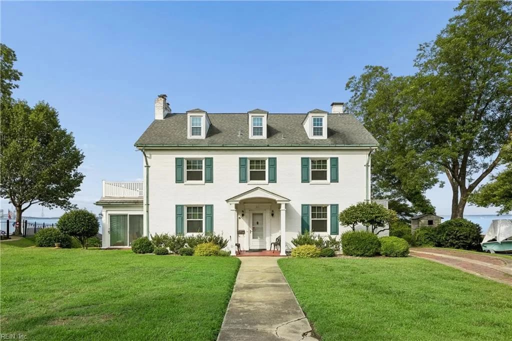 211 Hilton TER, NEWPORT NEWS VA 23601 - Main photo