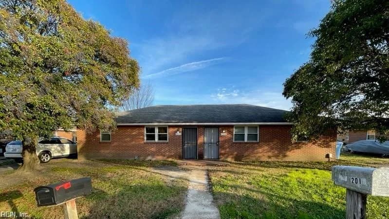 2018 Pond LN, CHESAPEAKE VA 23324 - Main photo