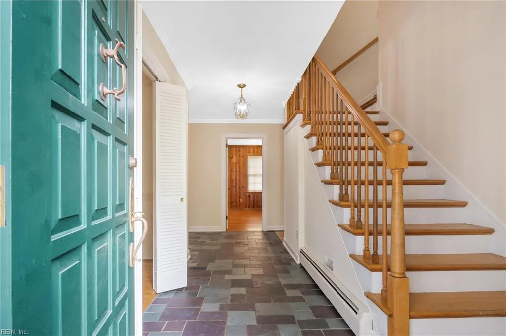 60 N Willard AVE, HAMPTON VA 23663 - Photo 5