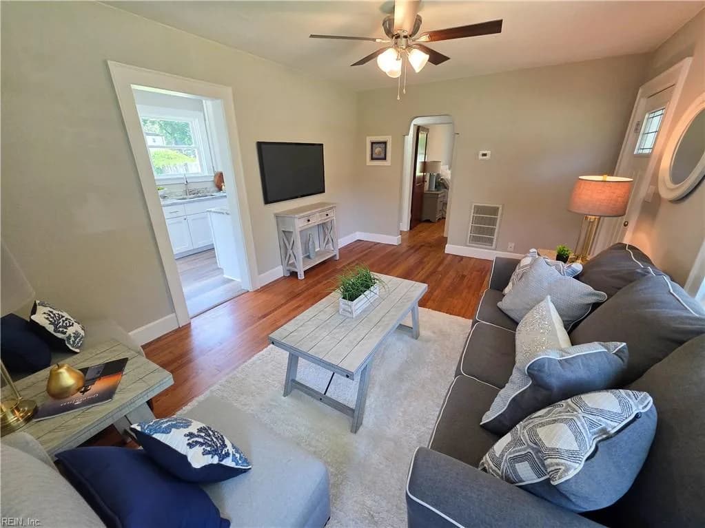2317 Wildwood RD, CHESAPEAKE VA 23323 - Photo 3