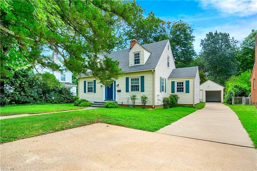 34 Elm AVE, NEWPORT NEWS VA 23601 - Main photo