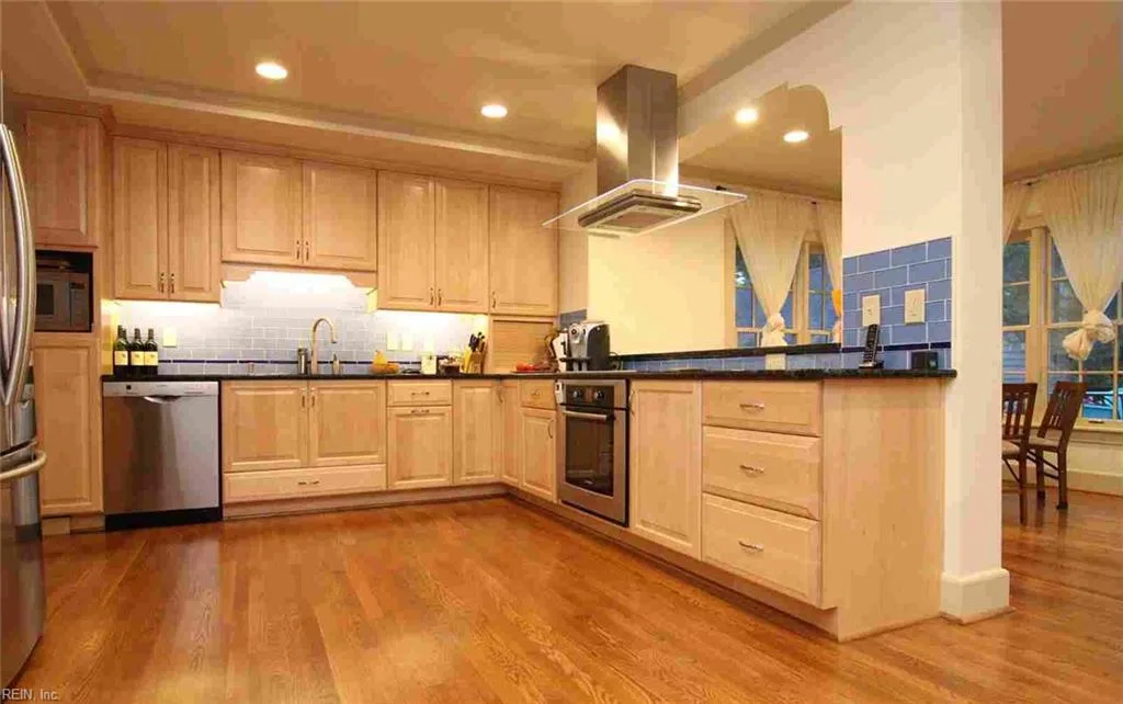 34 Elm AVE, NEWPORTNEWS VA 23601 - Photo 3