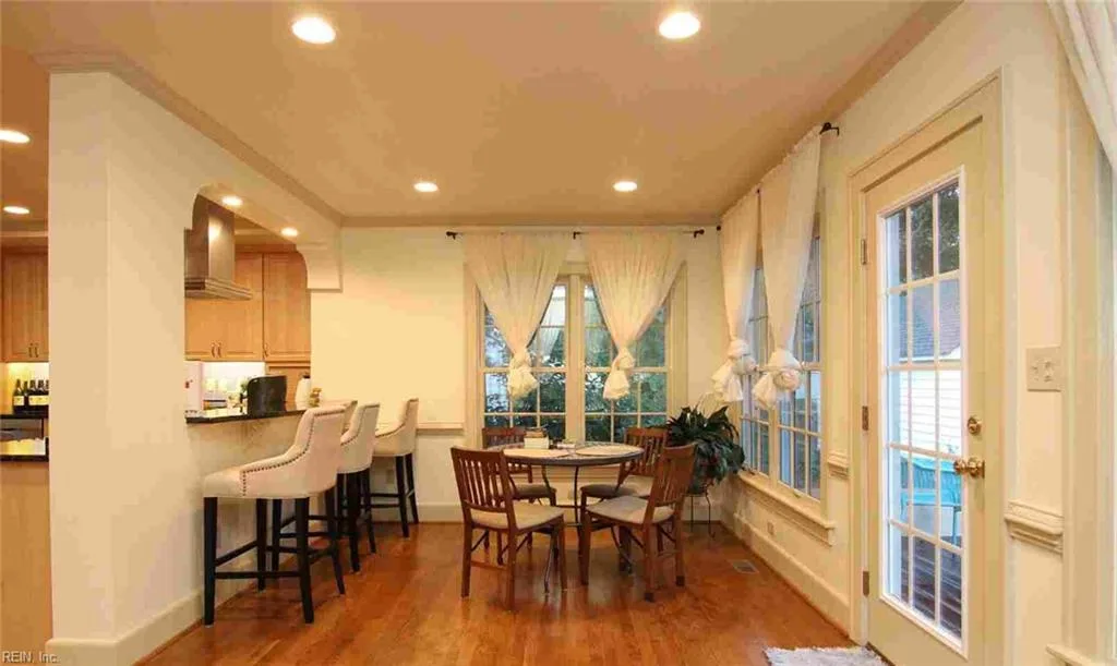 34 Elm AVE, NEWPORTNEWS VA 23601 - Photo 5