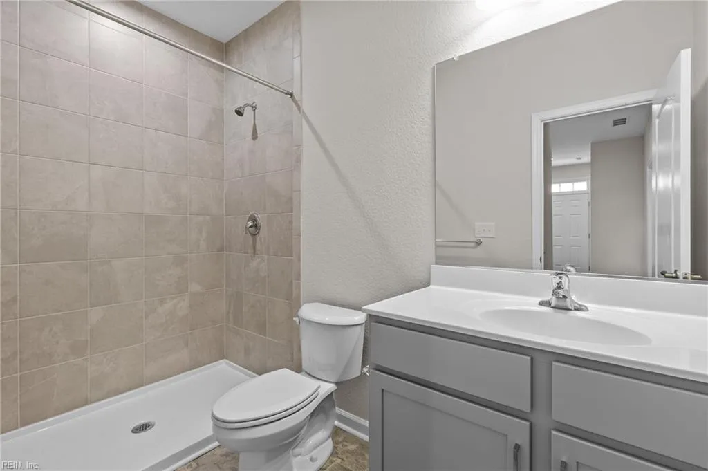 204 Freeman DR, HAMPTON VA 23666 - Photo 3