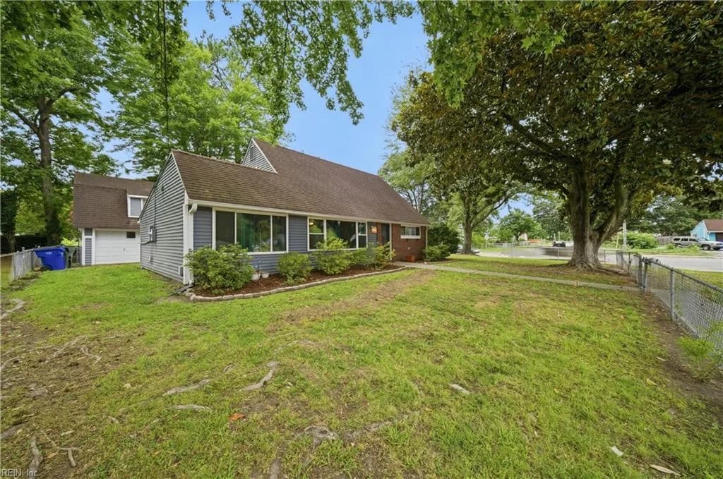 6109 Grimes CT, NORFOLK VA 23518 - Photo 3