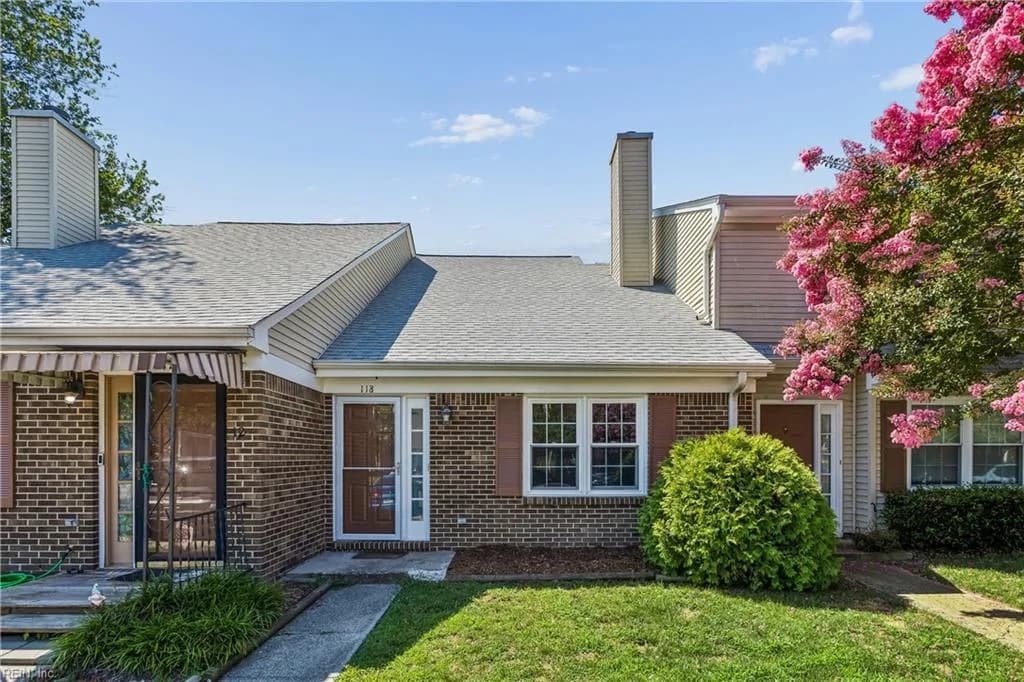 118 Cypress XING, YORKTOWN VA 23692 - Main photo