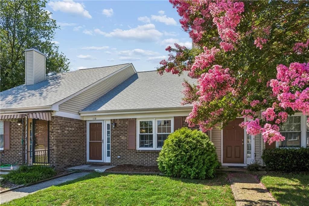 118 Cypress XING, YORKTOWN VA 23692 - Photo 3