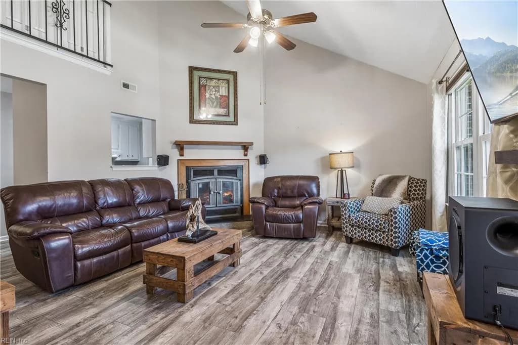 118 Cypress XING, YORKTOWN VA 23692 - Photo 4