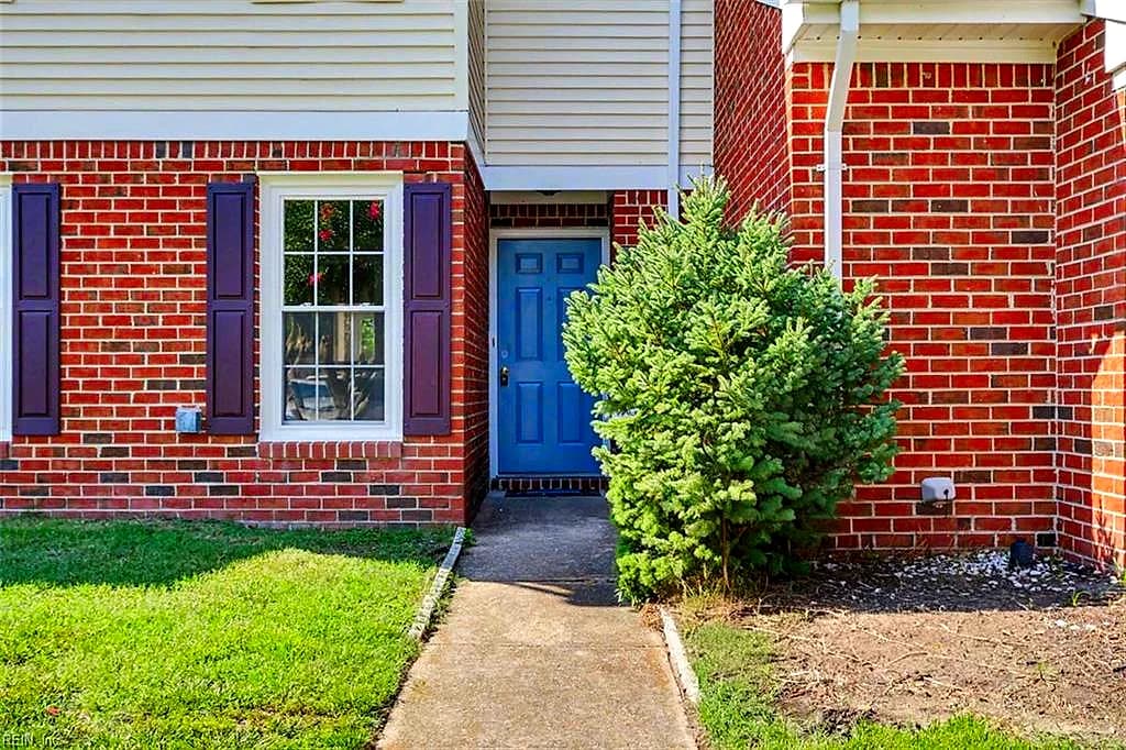 668 Hollomon DR, HAMPTON VA 23666 - Photo 5