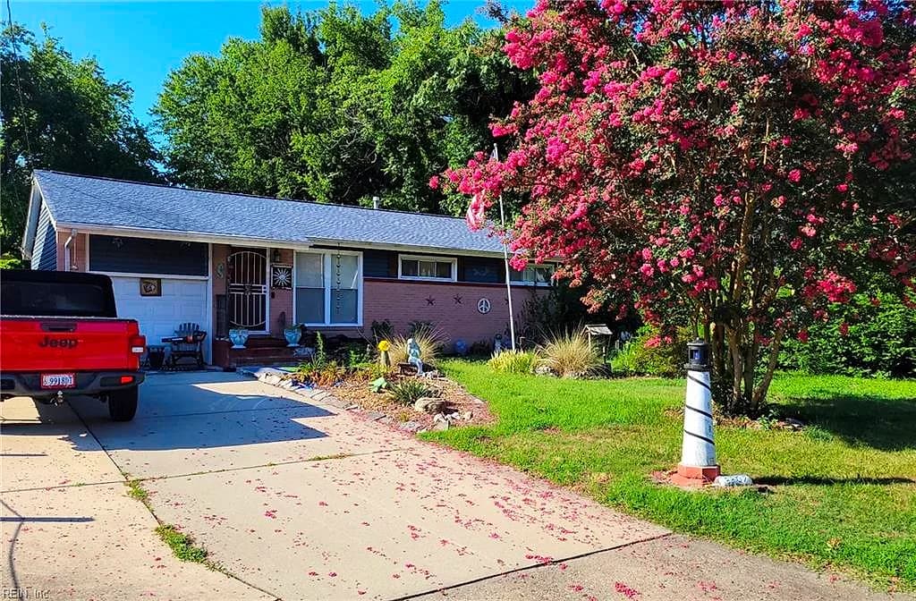 3307 W Weaver RD W, HAMPTON VA 23666 - Photo 2