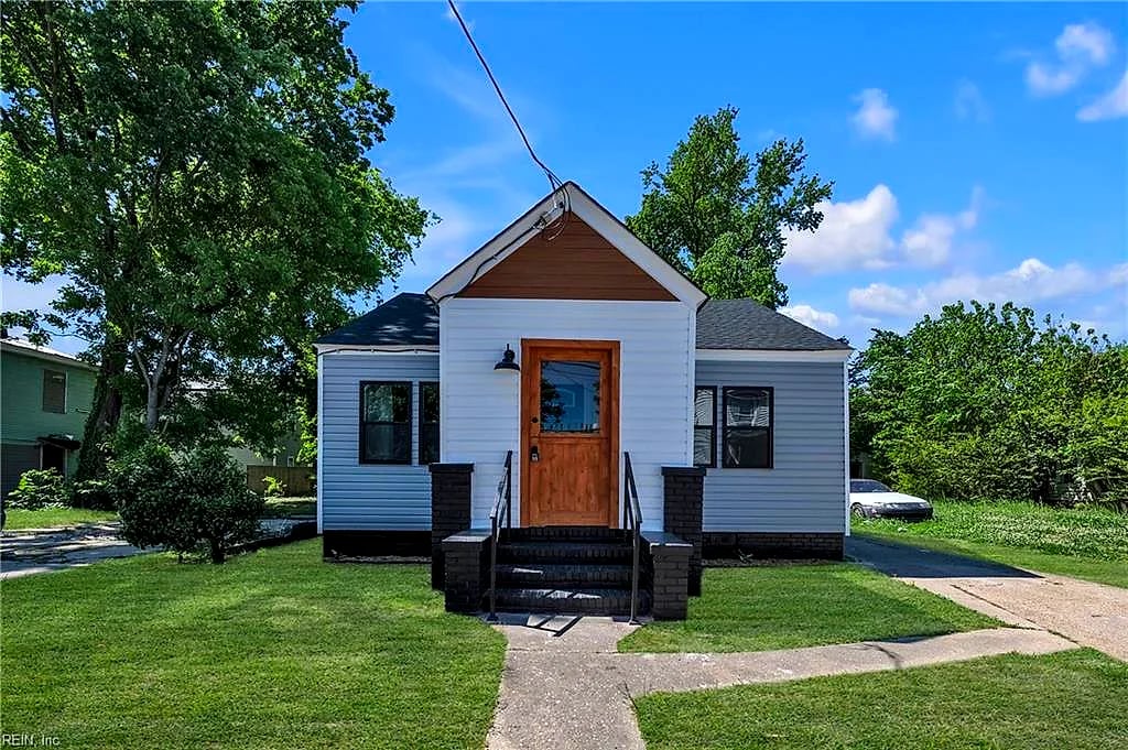 235 Forest ST, Suffolk — 3 bed Residential, 1,138 sqft