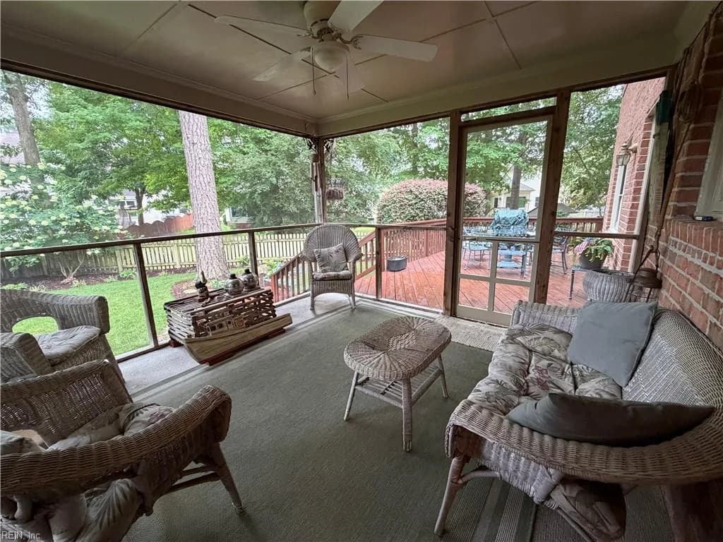 810 Hedgerow CT, CHESAPEAKE VA 23322 - Photo 4