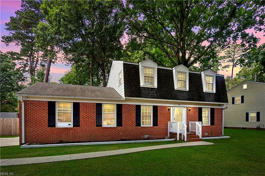 305 W Woodland DR, YORKTOWN VA 23692