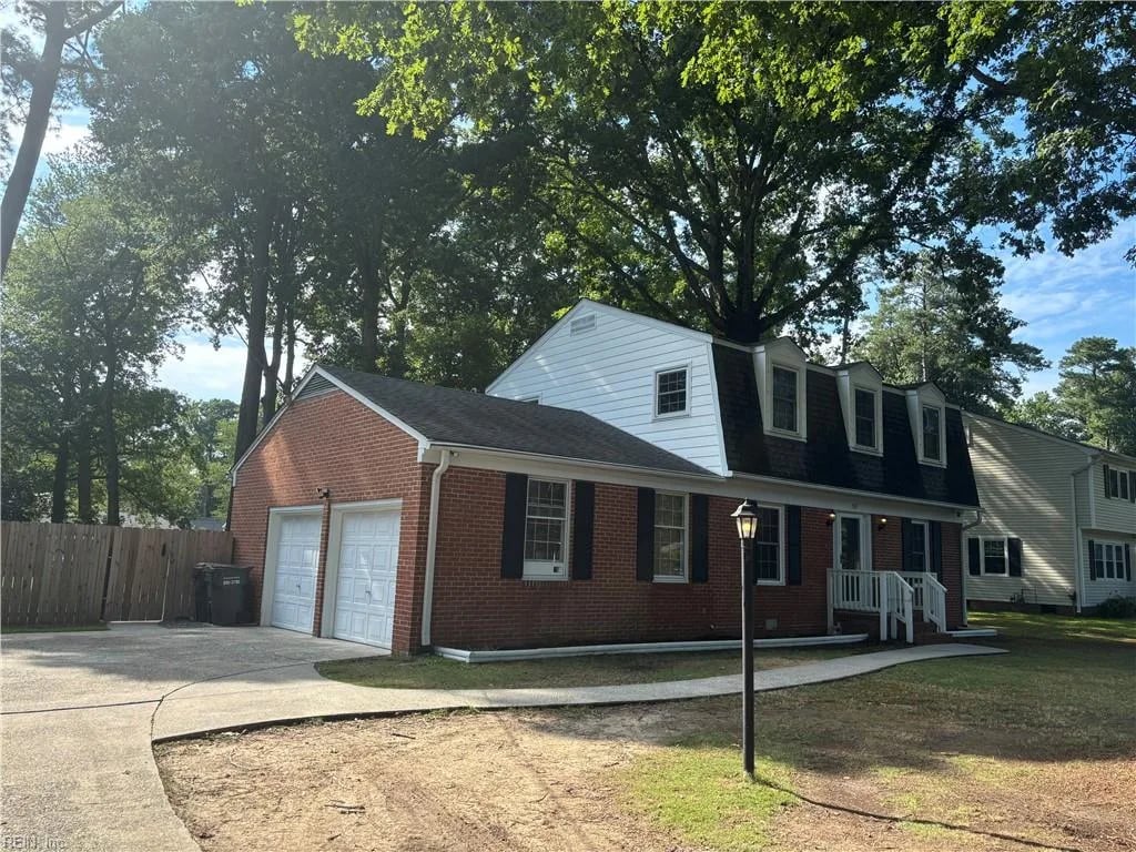 305 W Woodland DR, YORKTOWN VA 23692