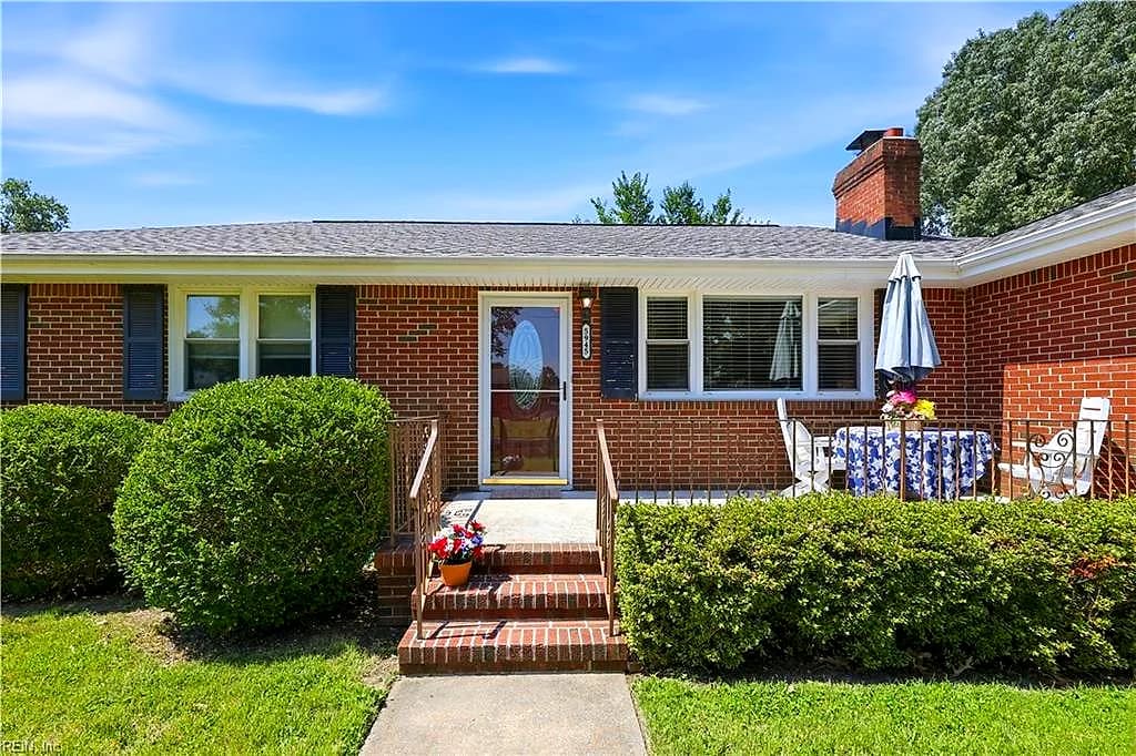 5945 McClure RD, NORFOLK VA 23502 - Photo 3