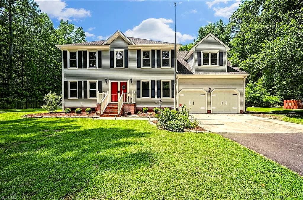 1932 Foxwood DR, CHESAPEAKE VA 23323 - Main photo