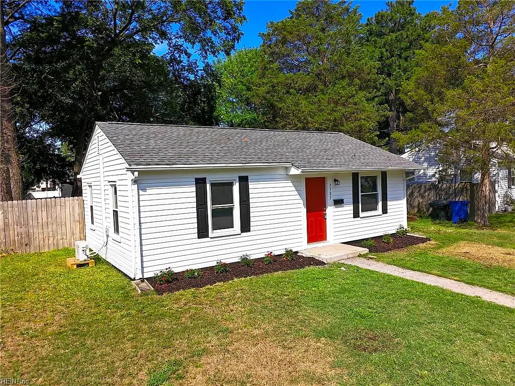 7707 Wickham AVE, NEWPORT NEWS VA 23605 - Main photo