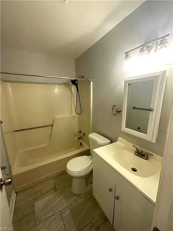 1125 Meads RD #B, NORFOLK VA 23505 - Photo 5