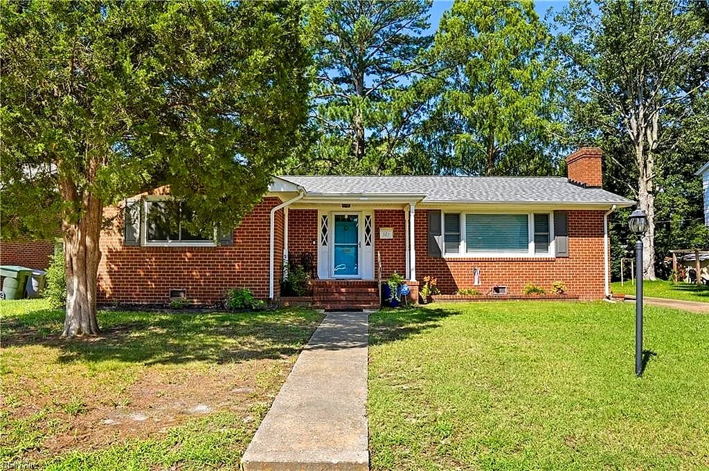 347 Brout DR, Hampton — 3 bed Residential, 1,640 sqft