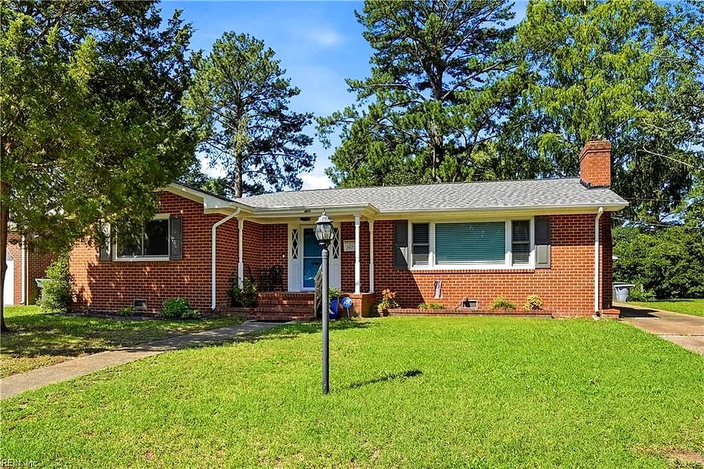 347 Brout DR, HAMPTON VA 23666 - Photo 3