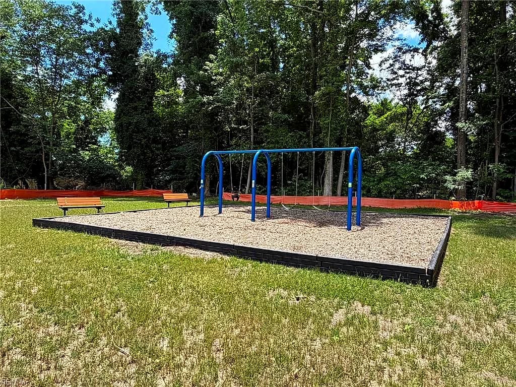 110 Pelham RD, POQUOSON VA 23662 - Photo 4