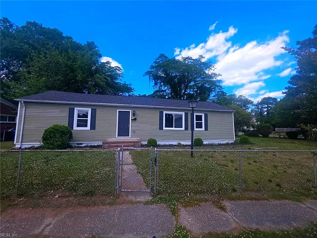 2 Carver CIR, PORTSMOUTH VA 23701 - Photo 3