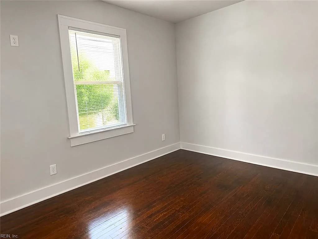 37 Sycamore AVE, NEWPORTNEWS VA 23605 - Photo 3