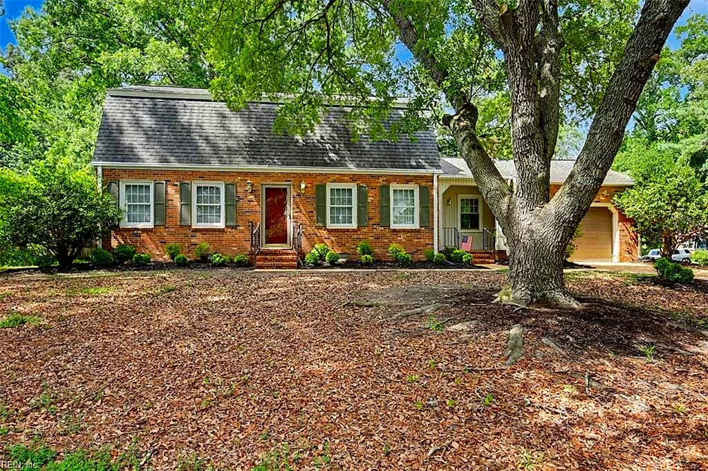 323 Williamsburg CT, NEWPORT NEWS VA 23606 - Photo 3