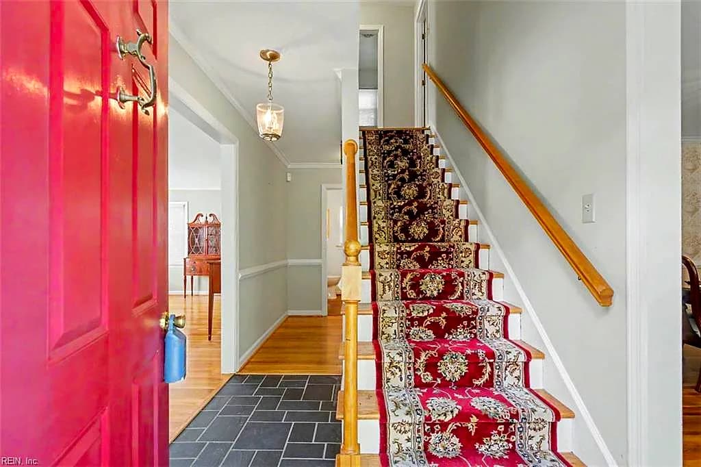 323 Williamsburg CT, NEWPORT NEWS VA 23606 - Photo 5