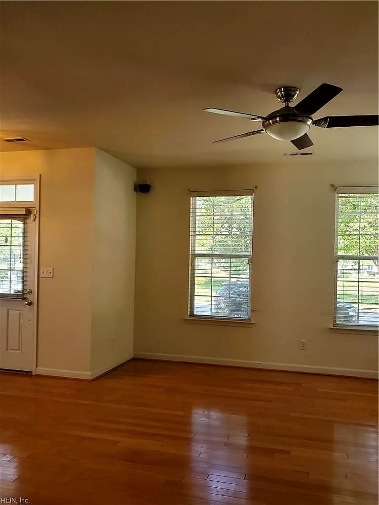 621 Water Lilly RD, PORTSMOUTH VA 23701 - Photo 4