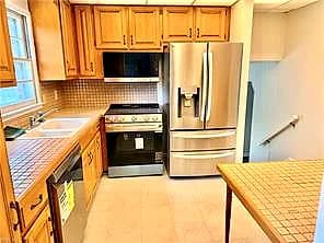 118 Tanglewood DR, HAMPTON VA 23666 - Photo 4