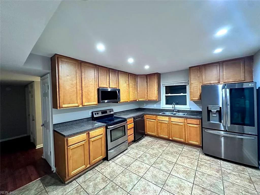 2720 Early ST, NORFOLK VA 23513 - Photo 3