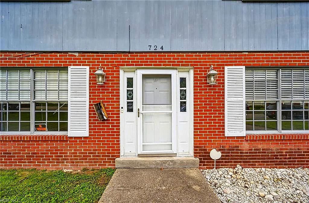 724 Roslyn RD, NEWPORTNEWS VA 23601 - Photo 5
