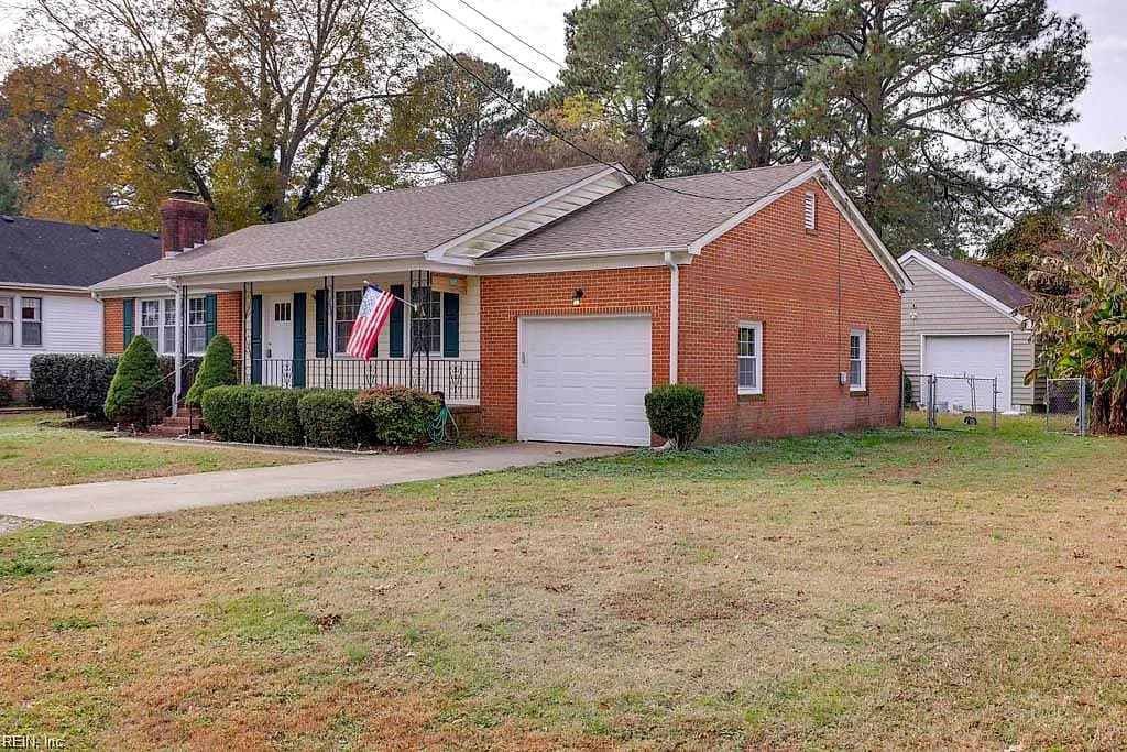 1403 Hawthorne DR, CHESAPEAKE VA 23325 - Main photo