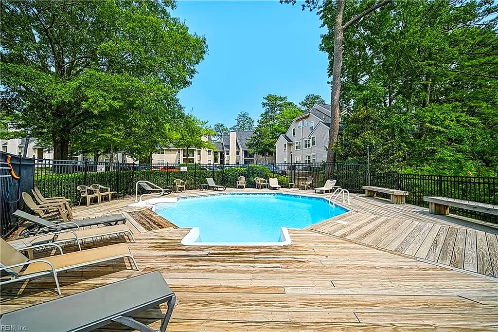 392 River Forest RD, VIRGINIABEACH VA 23454 - Photo 4