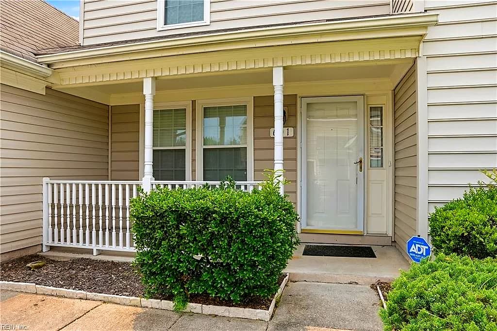 601 Lord Byron CT, CHESAPEAKE VA 23320 - Photo 4