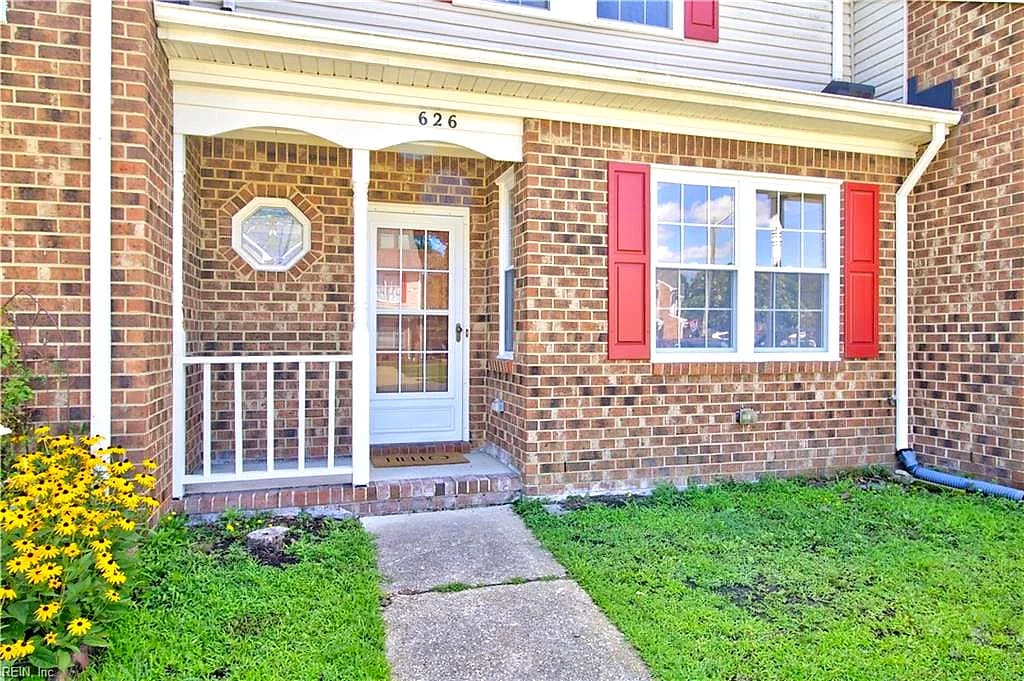 626 South Lake CIR, CHESAPEAKE VA 23322 - Photo 4