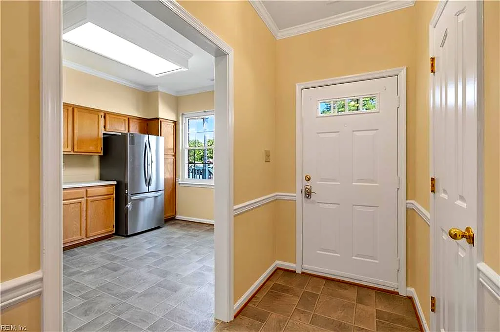 626 South Lake CIR, CHESAPEAKE VA 23322 - Photo 5