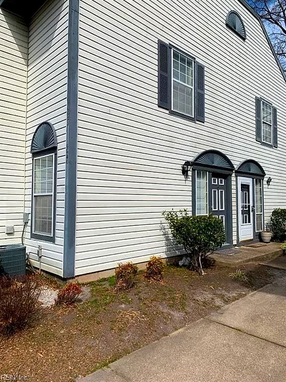 4524 Genoa CIR, VIRGINIABEACH VA 23462 - Photo 2