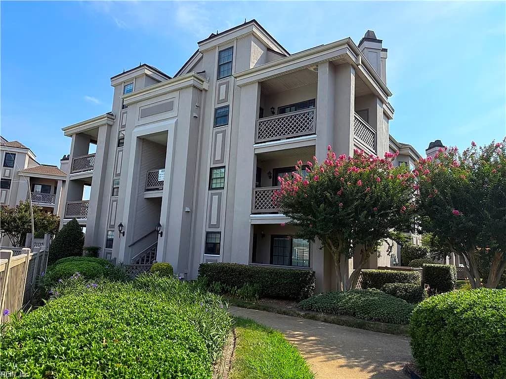 411 Harbour PT #102, VIRGINIABEACH VA 23451 - Photo 2