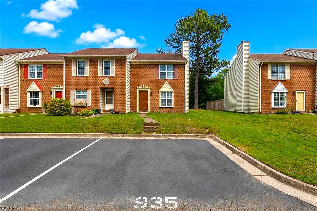 935 Still Harbor CIR, CHESAPEAKE VA 23320 - Main photo