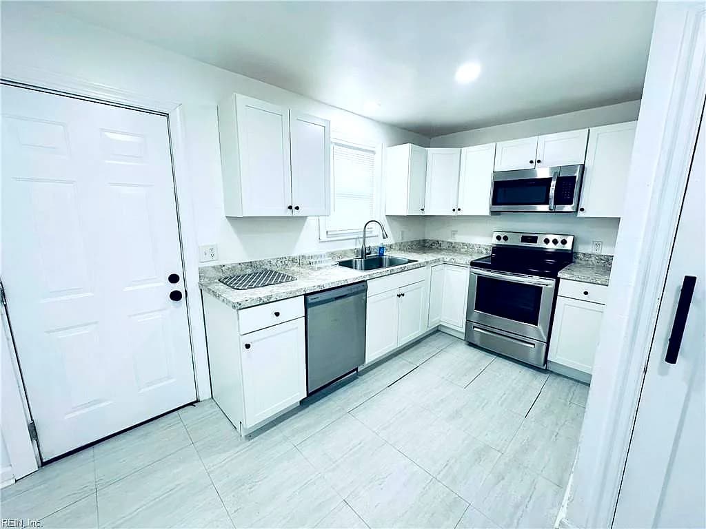624 Chapel ST, HAMPTON VA 23669 - Photo 5