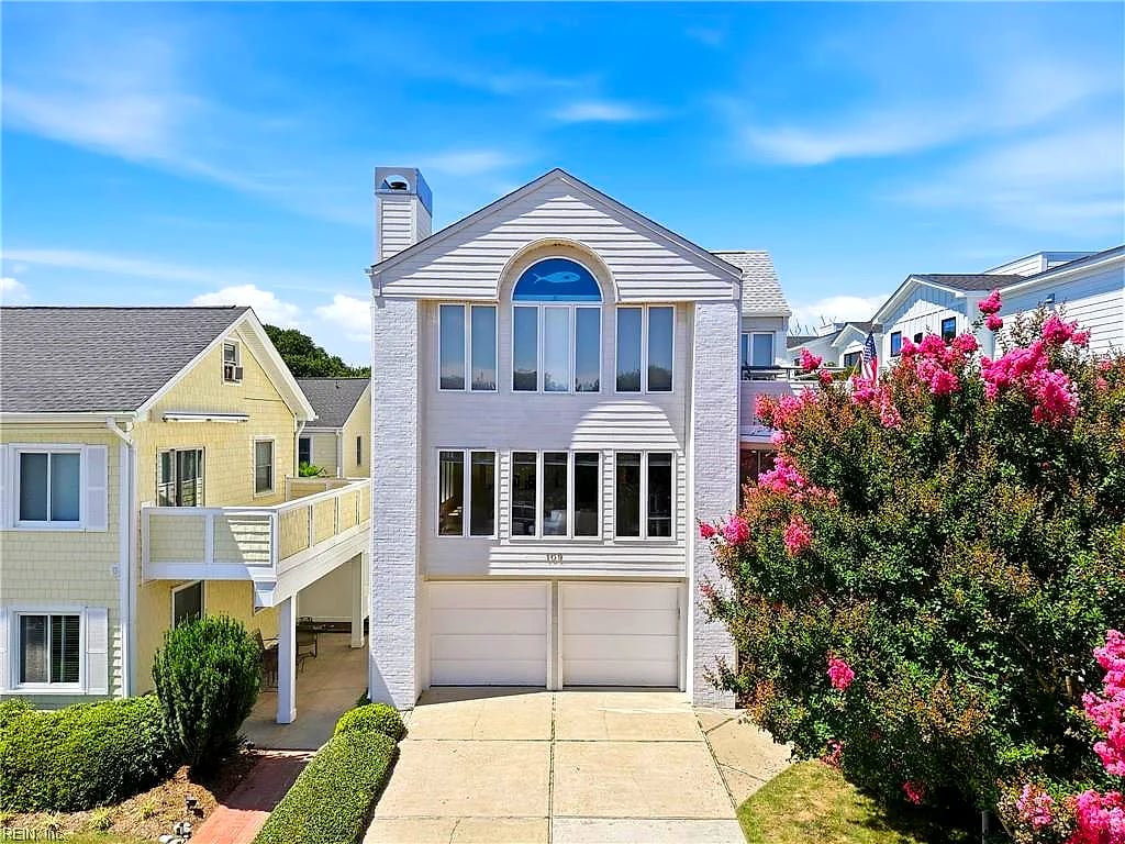 109 71st ST #A, VIRGINIA BEACH VA 23451