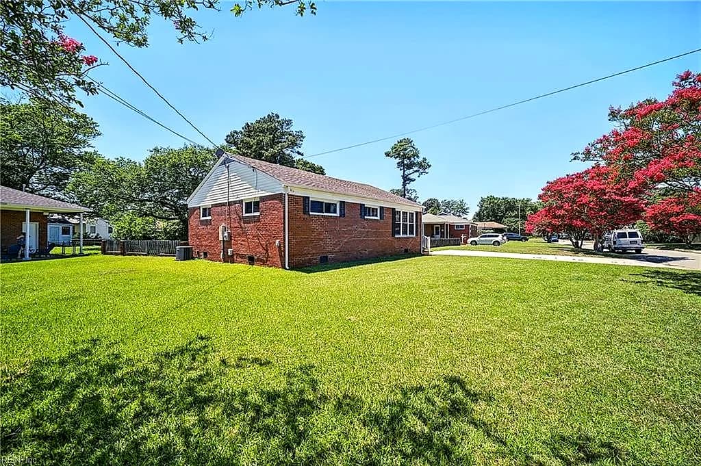 2417 Saban Ave AVE, NORFOLK VA 23518 - Photo 3