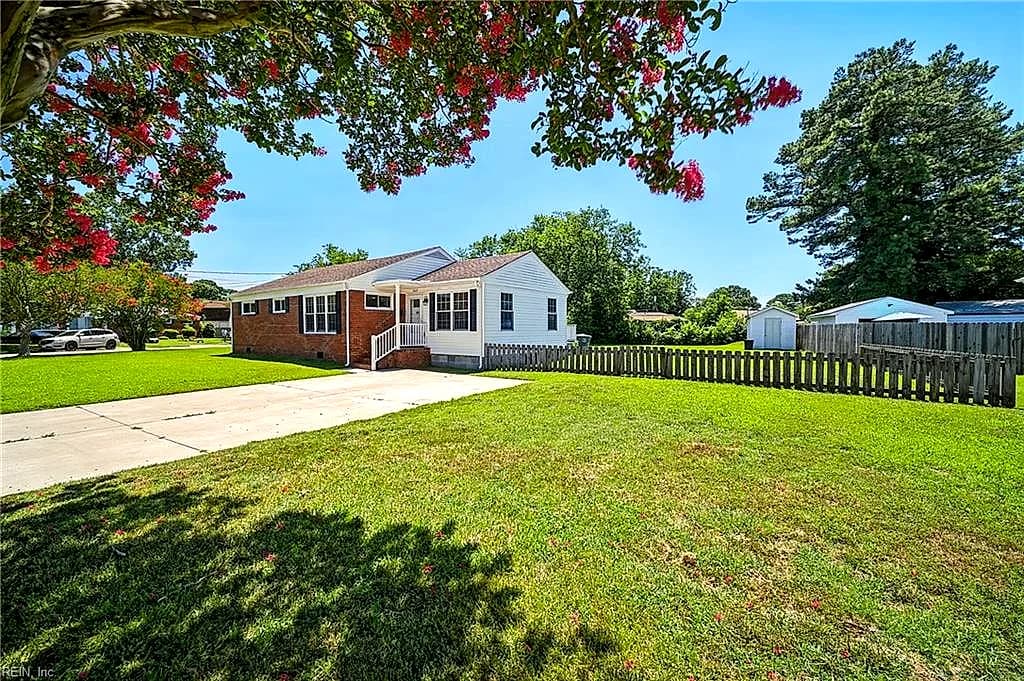 2417 Saban Ave AVE, NORFOLK VA 23518 - Photo 5