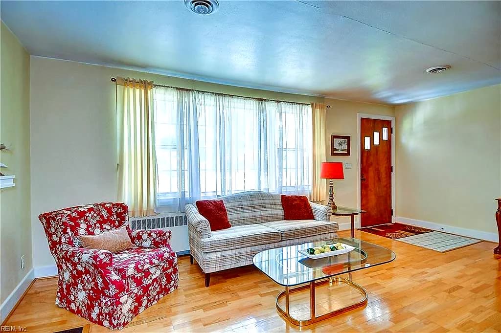 8575 Circle DR, NORFOLK VA 23503 - Photo 4