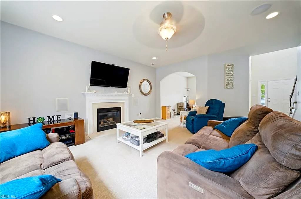 956 Elliott RD, VIRGINIABEACH VA 23464 - Photo 5