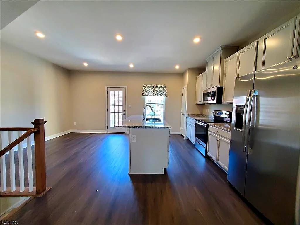 1807 Yardarm WAY, CHESAPEAKE VA 23323 - Photo 4