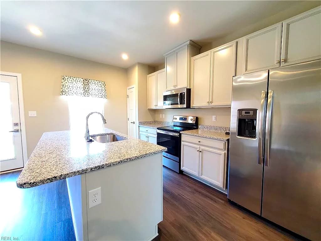 1807 Yardarm WAY, CHESAPEAKE VA 23323 - Photo 5